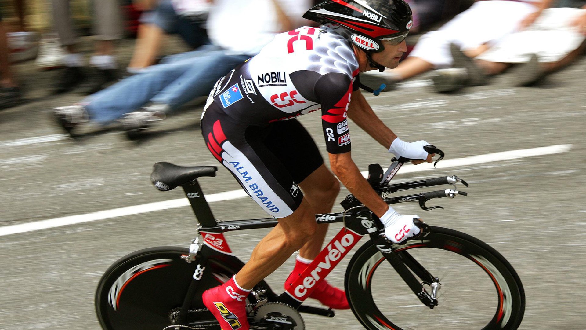 英超球队采用AI技术监测比赛中体能消耗曲线，英超球员身体素质